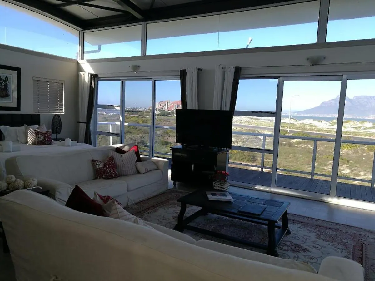 7Th Wonder Beach Guest House Κέιπ Τάουν Bed and Breakfast